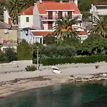 Pitomcia 3* Podstrana