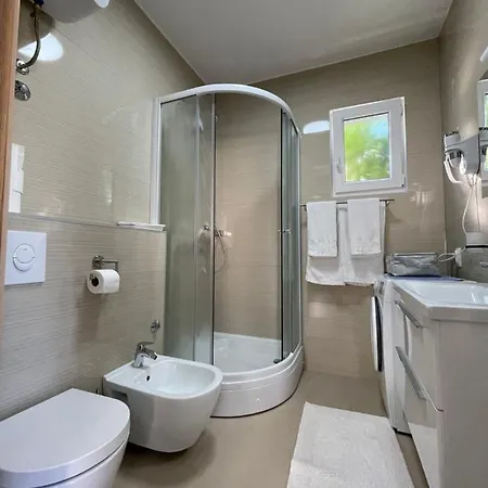 Pitomcia Podstrana