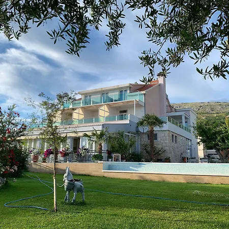 בית הארחה Pitomcia (adults Only) 3*