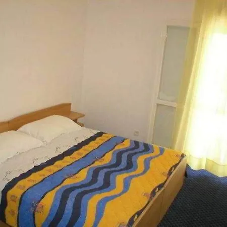 Pitomcia (adults Only)