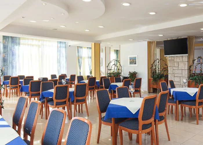 Pitomcia (adults Only) Podstrana